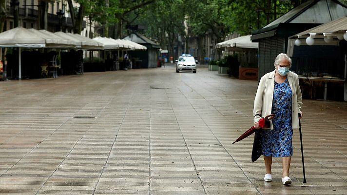 Telediario 1 - Ancianos de una residencia de Barcelona resisten al COVID-19