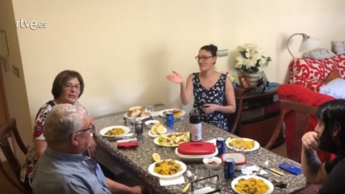 Modo Digital - El reencuentro de una familia de Murcia: "Por fin hemos podido comer juntos"