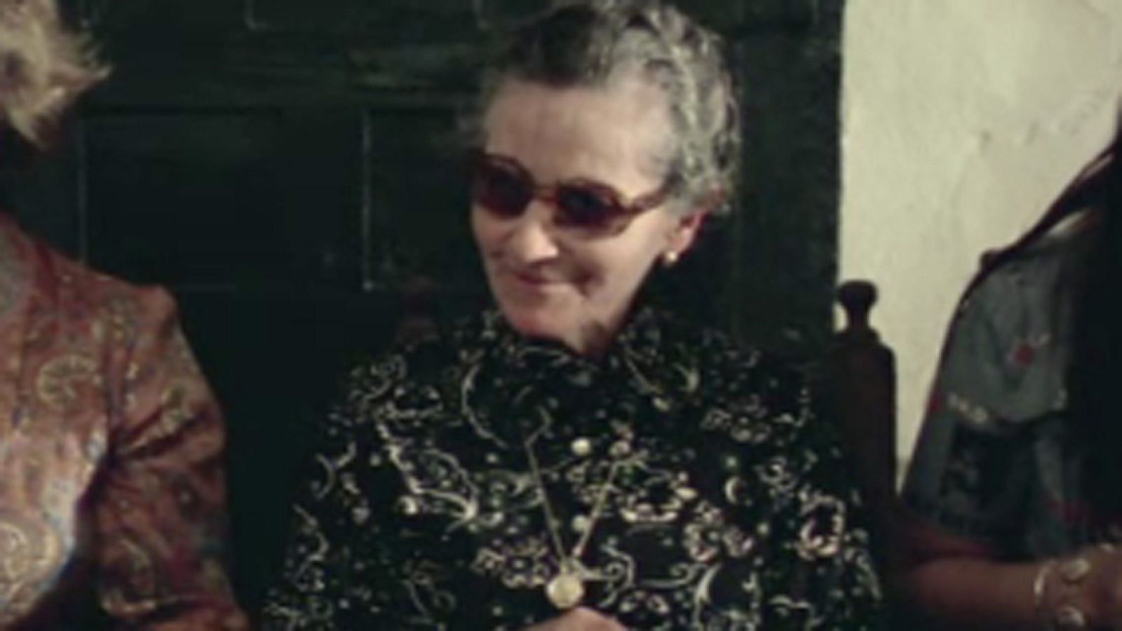 Raíces - Dos fiestas: Sexenios y El Bou - Raíces | Ver