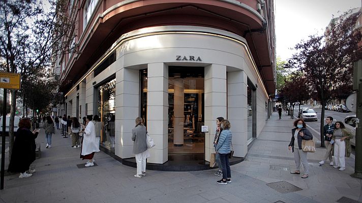 Telediario 1 - El Gobierno prohíbe las rebajas en Fase 1