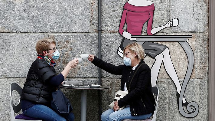 Telediario 1 - Terrazas que incumplen las normas de distancia