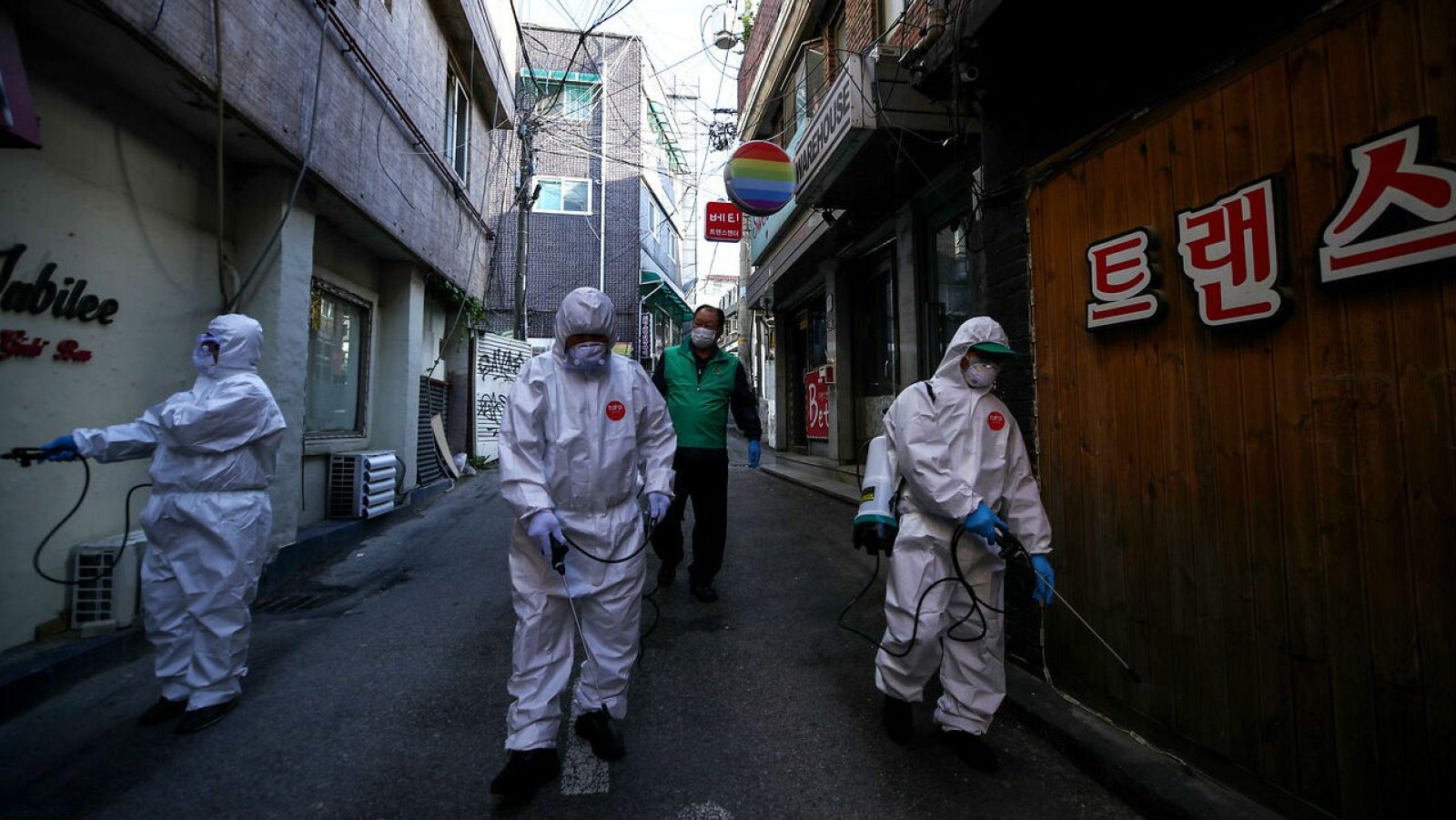 Un repunte de contagios en Corea del Sur impide reabrir las escuelas - RTVE.es - Telediario 1 | Ver