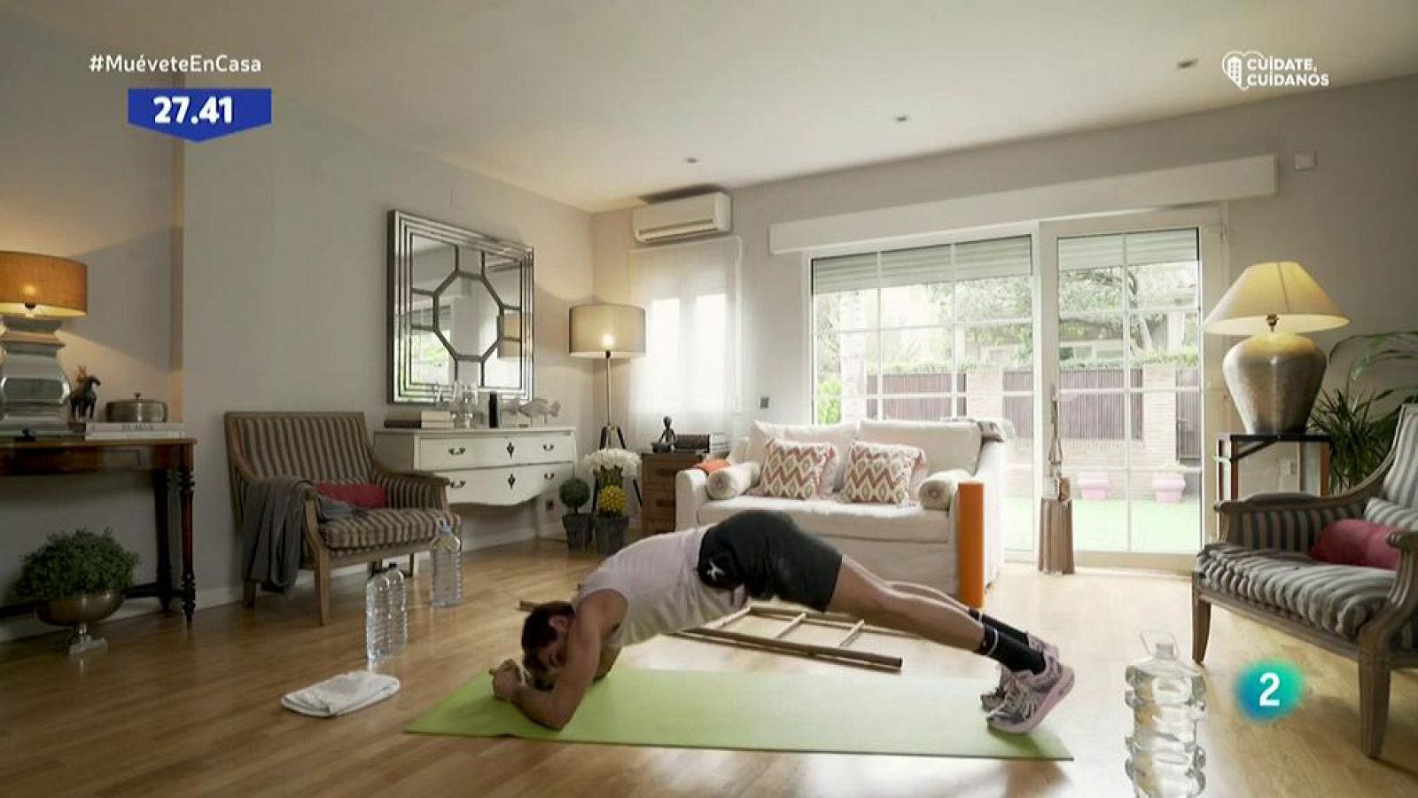 Muévete en casa - Circuito de cardio y fuerza 1