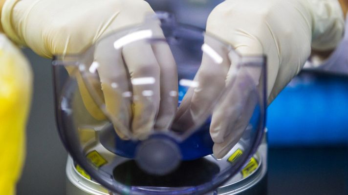 Telediario 1 - Investigan cómo influyen los genes en el desarrollo de la COVID-19