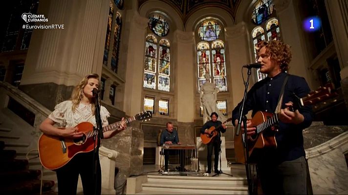 Eurovisión - Michael Schulte e Ilse DeLange cantan "Ein Bisschen Frieden"