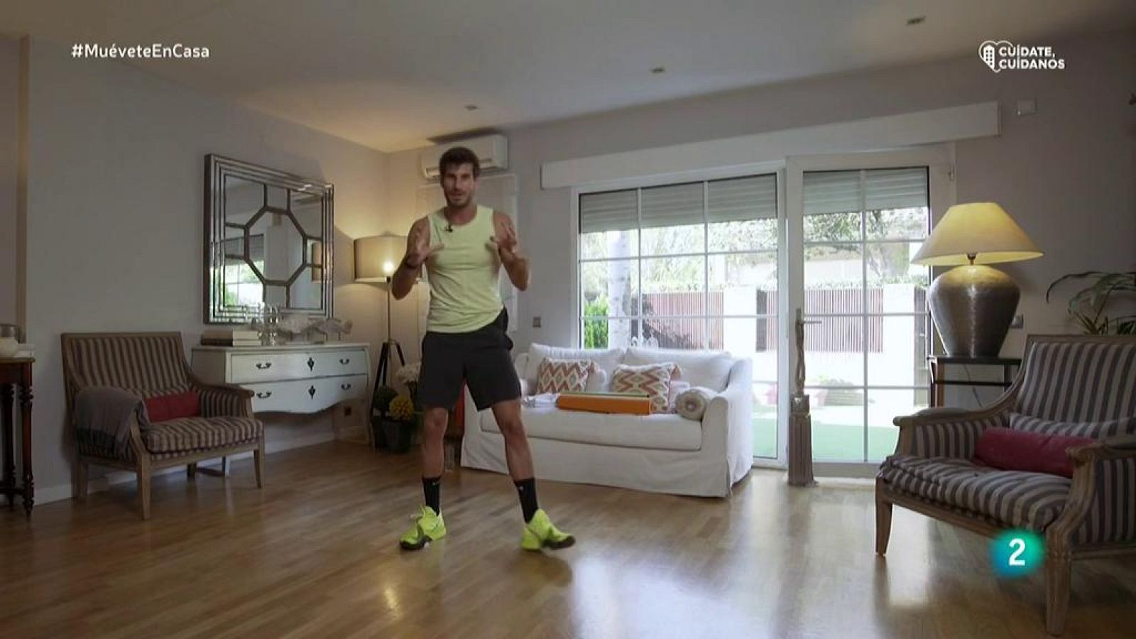 Muévete en casa - ¡Fortalece brazos, piernas y abdomen con unos combos de combate!