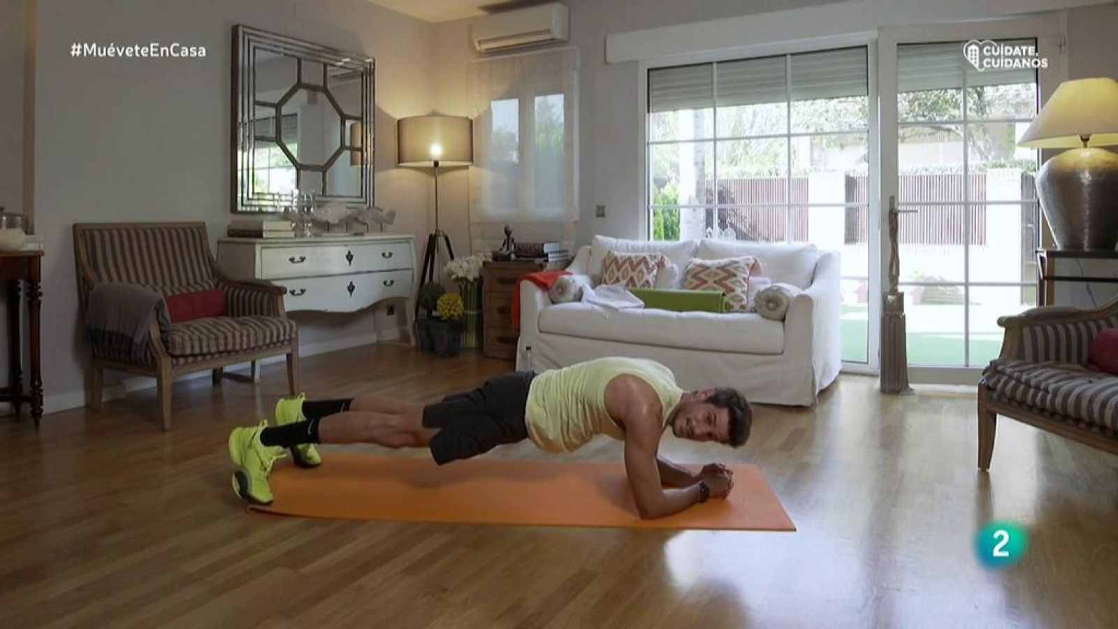 Muévete en casa - ¡Fortalece el abdomen!