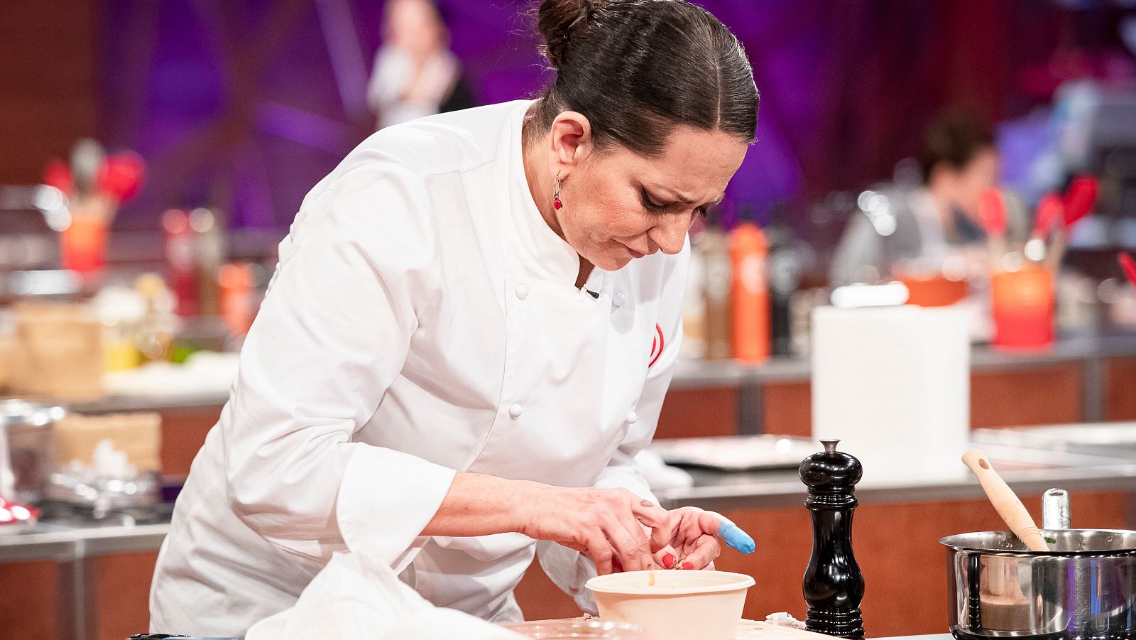 MasterChef 8 - Yolanda se pone a cocinar con los aspirantes | Ver