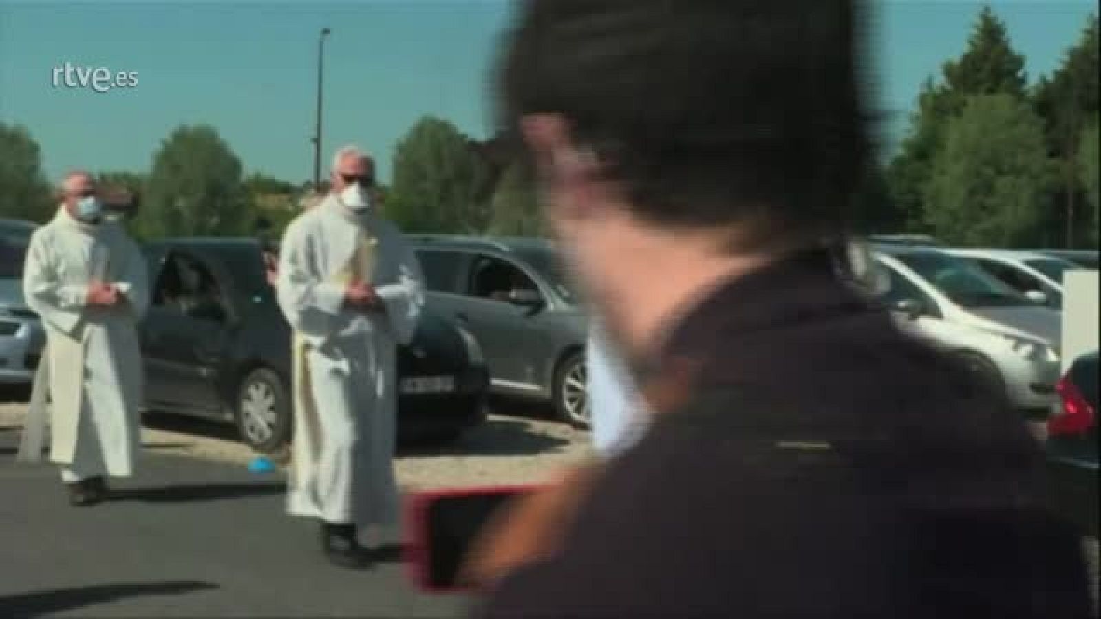 Coronavirus: una misa en formato autocine