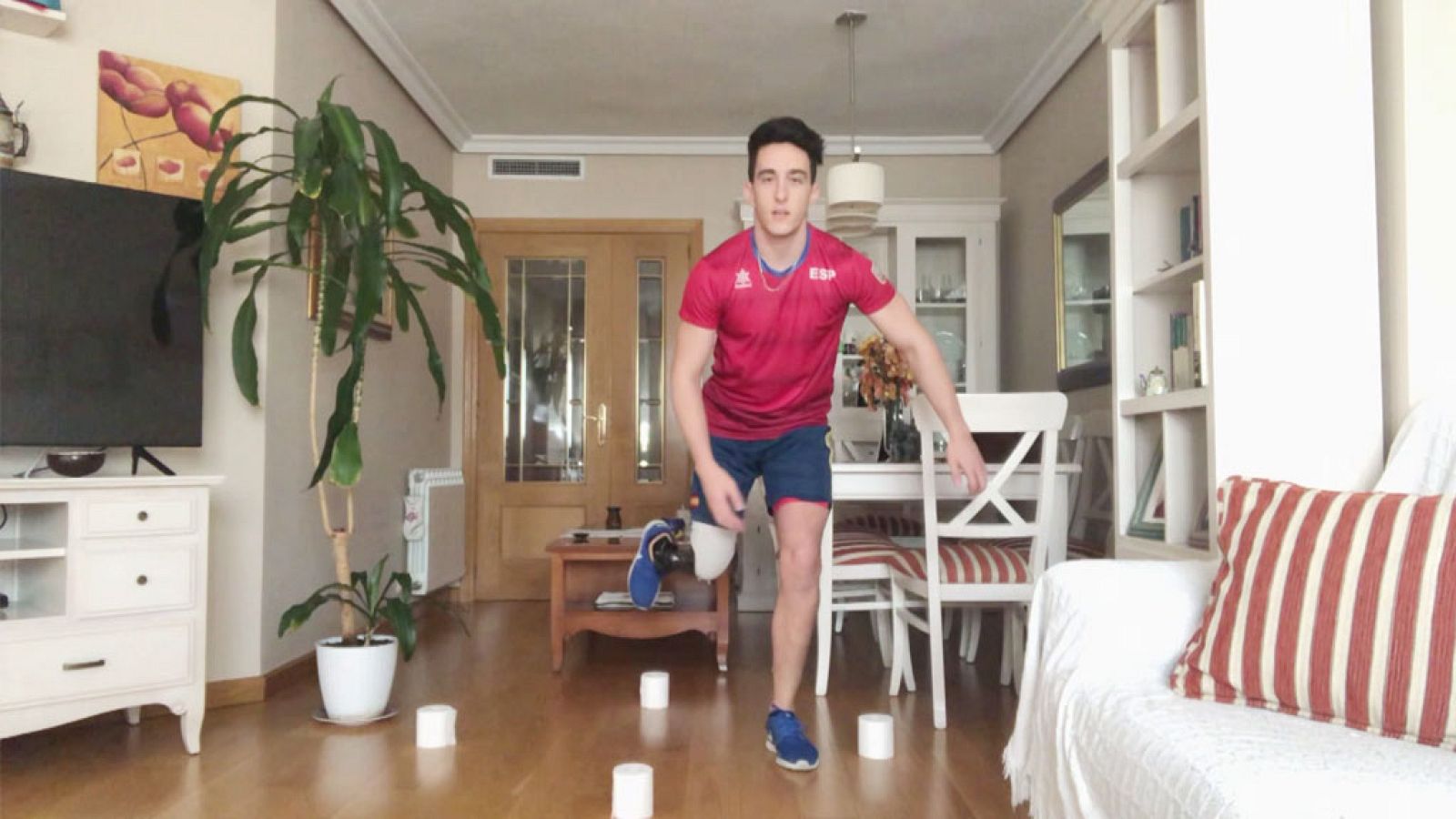 EDUCACIÓN FÍSICA - ¡Nos movemos! con Albert Ávila, atletismo paralímpico - EduClan 6 a 8 años | Ver