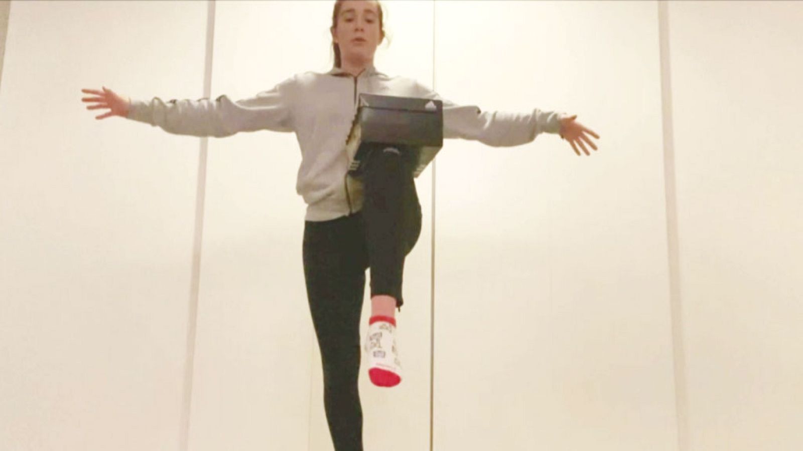 EDUCACIÓN FÍSICA - ¡Nos movemos! con Marta Ortega, paddle - EduClan 9 a 10 años | Ver