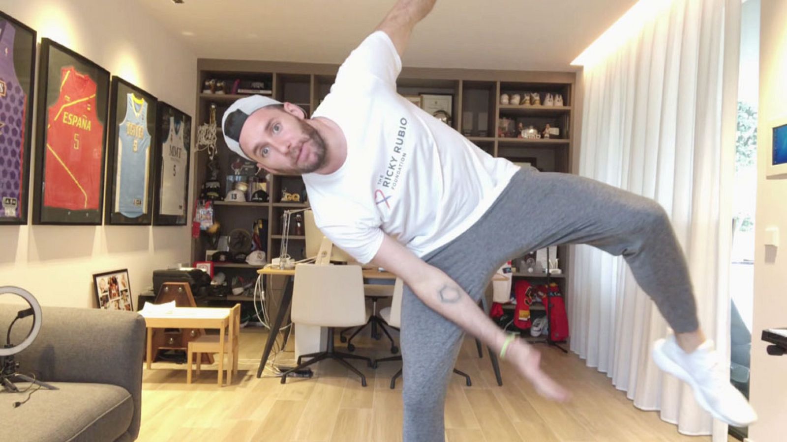 EDUCACIÓN FÍSICA - ¡Nos movemos! con Rudy Fernández, baloncesto - EduClan 9 a 10 años | Ver