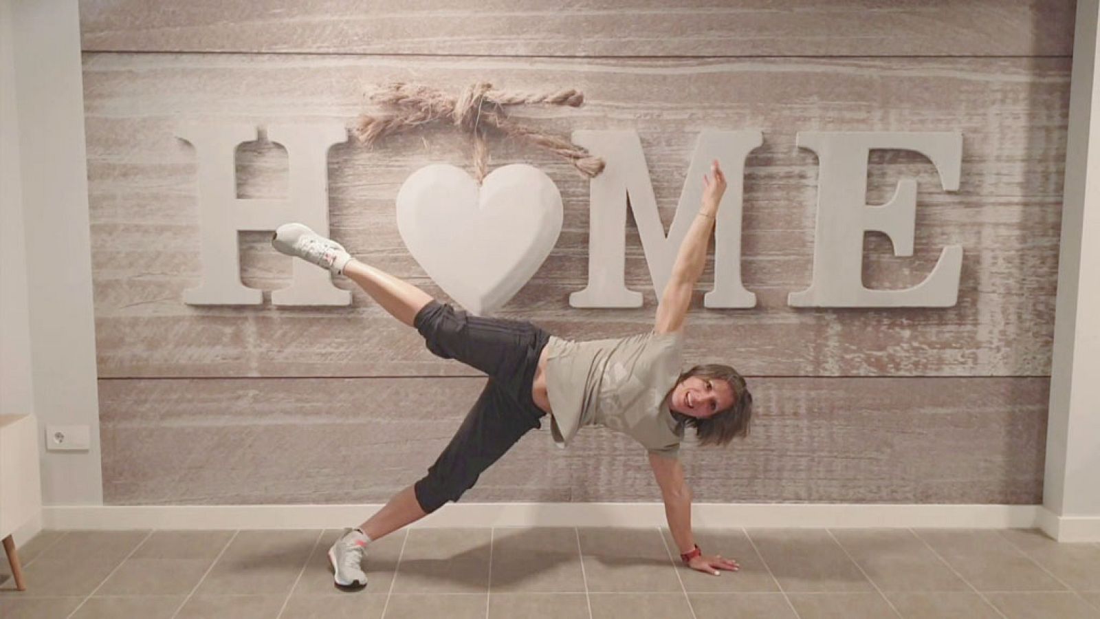 EDUCACIÓN FÍSICA - ¡Nos movemos! con Teresa Portela, piragüismo - EduClan 6 a 8 años | Ver