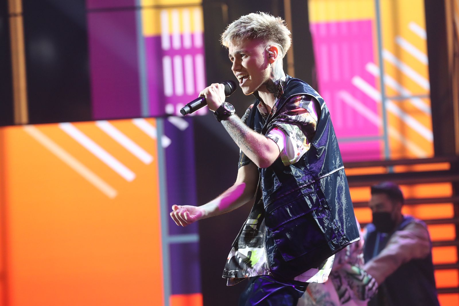Hugo canta "Mmm Yeah", de Austin Mahone, en la "Gala 10" de Operación Triunfo 2020