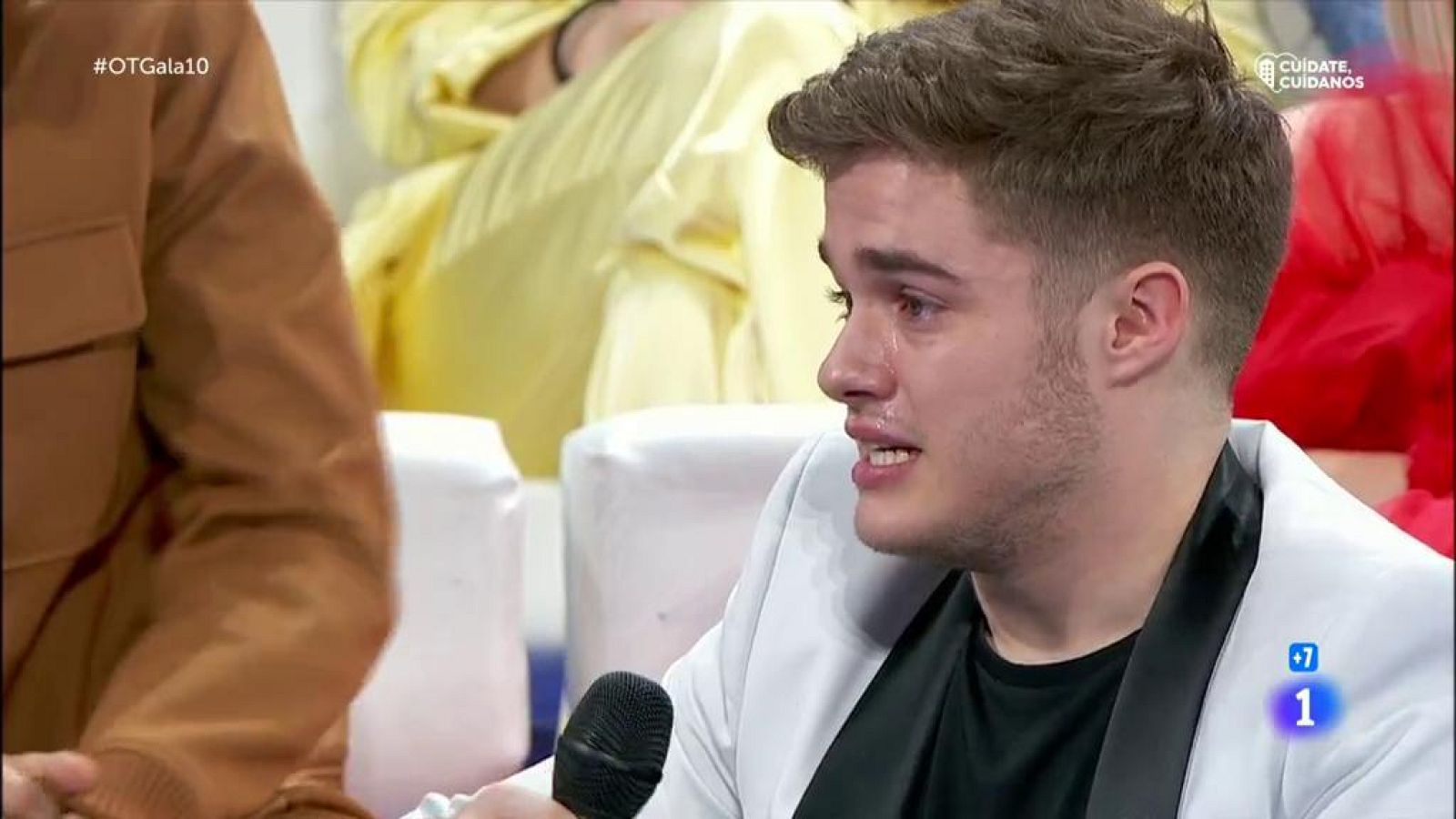 Gèrard se emociona tras la actuación de Maialen en el plató de Operación Triunfo