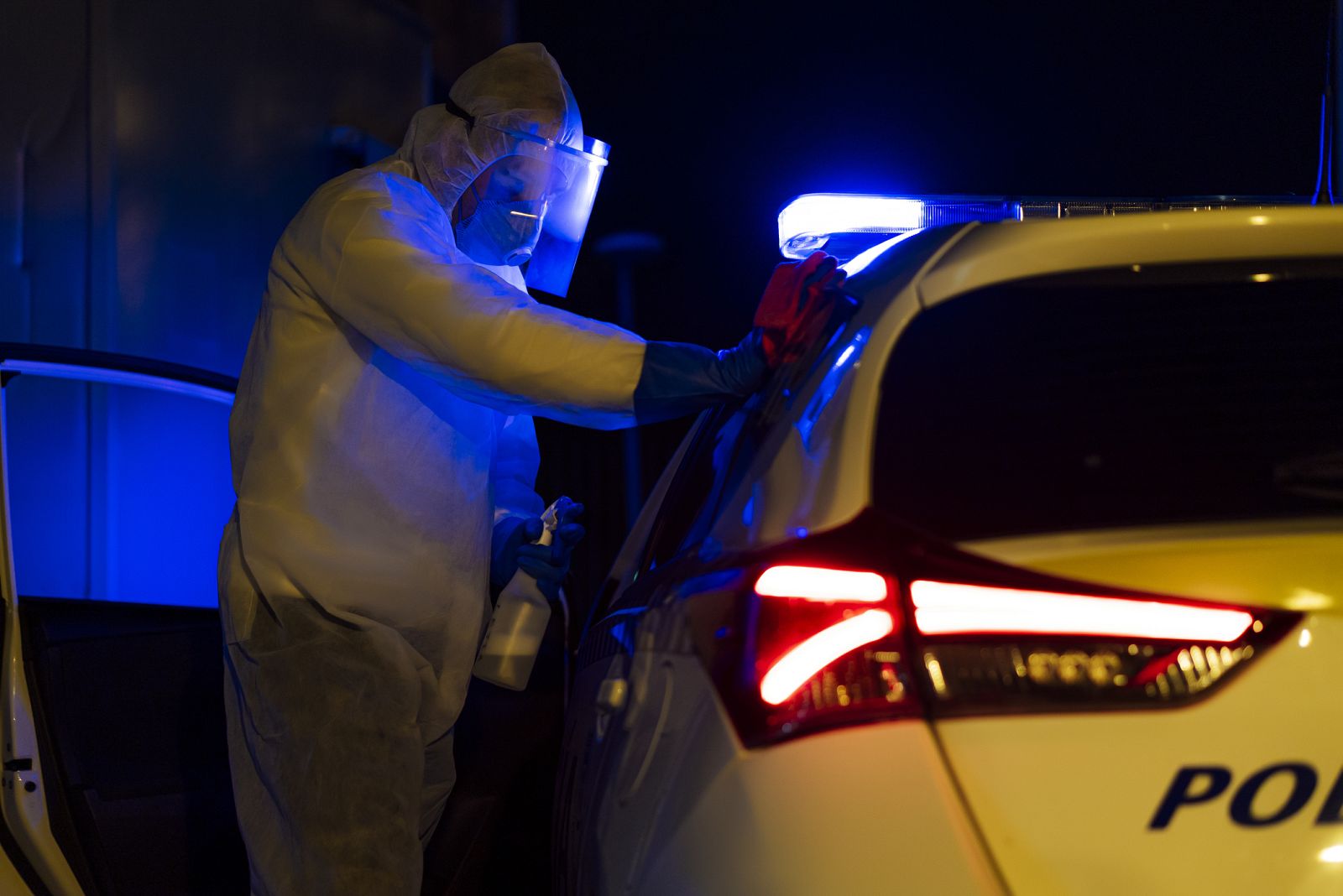 Desinfección de vehículos oficiales (SAMUR, policía¿) - España Directo | Ver