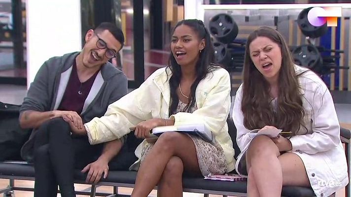 OT 2020 - Bruno y Eva escuchan "Fugitivos" y "Dumb", sus singles