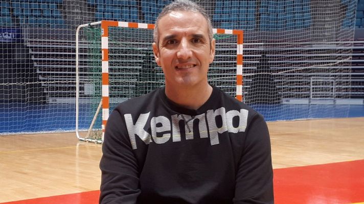 Balonmano - Toni Gerona quiere llevar en Serbia el modelo de Ribera en España