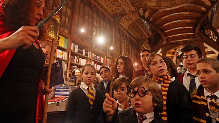 Telediario 1 - J.K. Rowling niega que la librería Lello de Oporto inspirase Harry Potter