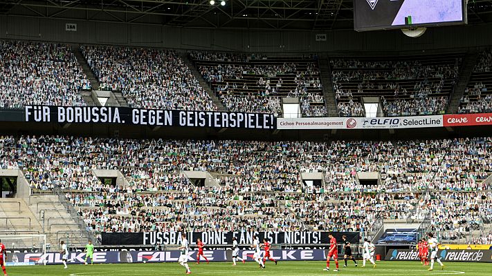 Informativo 24h - Aficionados de cartón en el estadio del Borussia Moenchengladbach