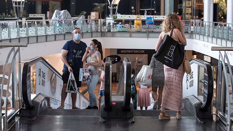 Casi 22 millones entran en la Fase 2 este lunes en la que ya se puede entrar en los restaurantes y centros comerciales