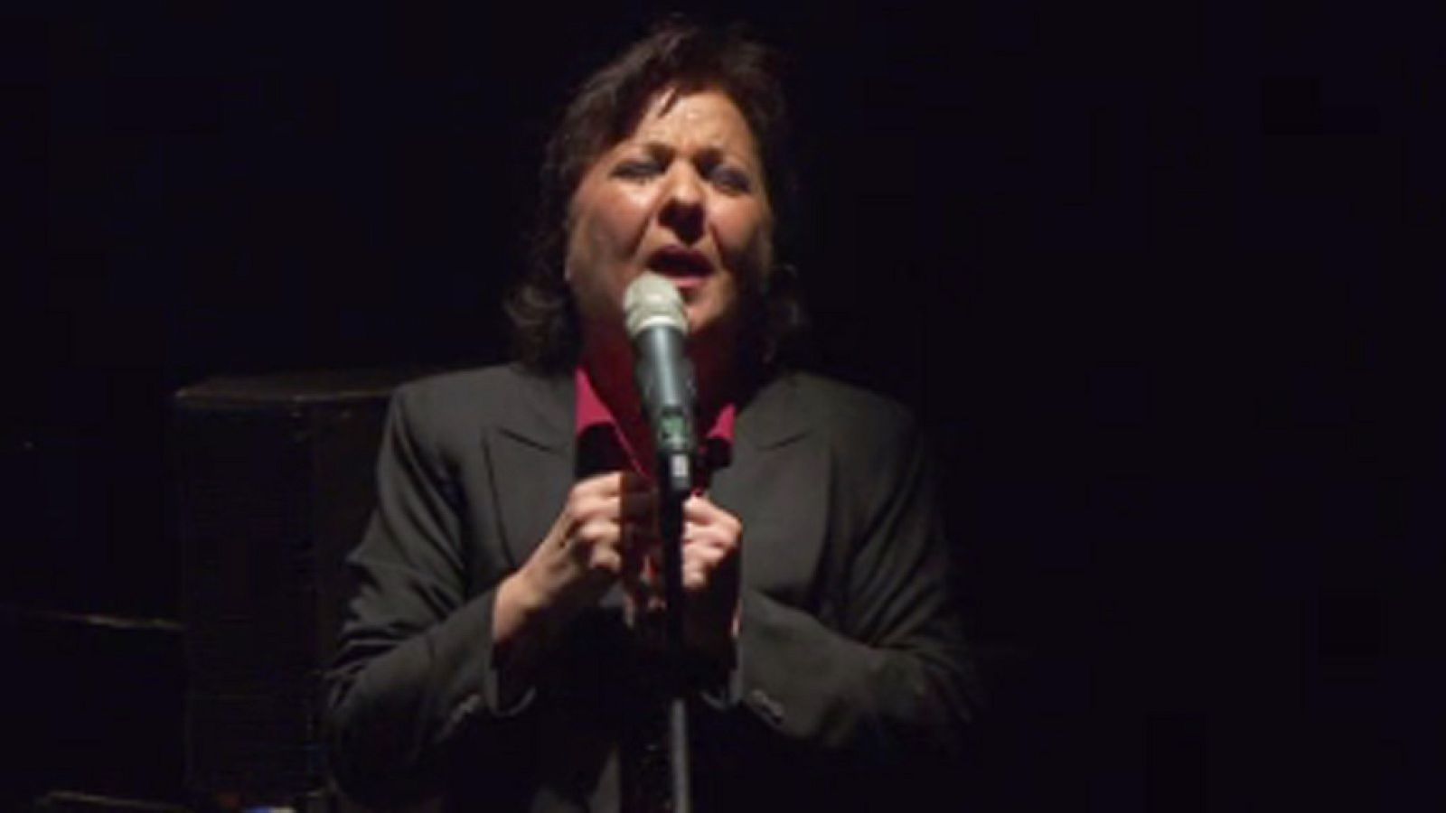 Carmen Linares canta "La leyenda del tiempo" - Música en el Archivo de RTVE | Ver