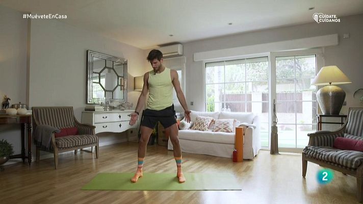 Muévete en casa - Calentamiento analítico centrado en el abdomen