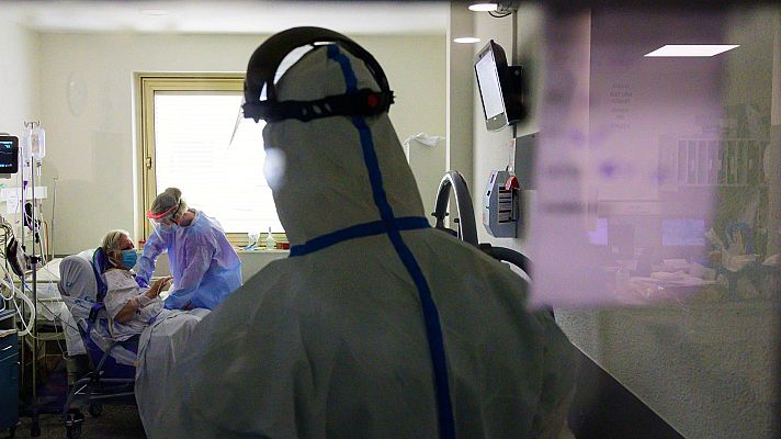 Telediario 1 - Madrid y Andalucía muestran sus discrepancias con los informes de Sanidad sobre los cambios de fase