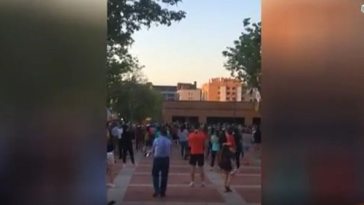 La noche en 24h - Decenas de personas se concentran ante la Comandancia de Madrid en apoyo a Pérez de los Cobos