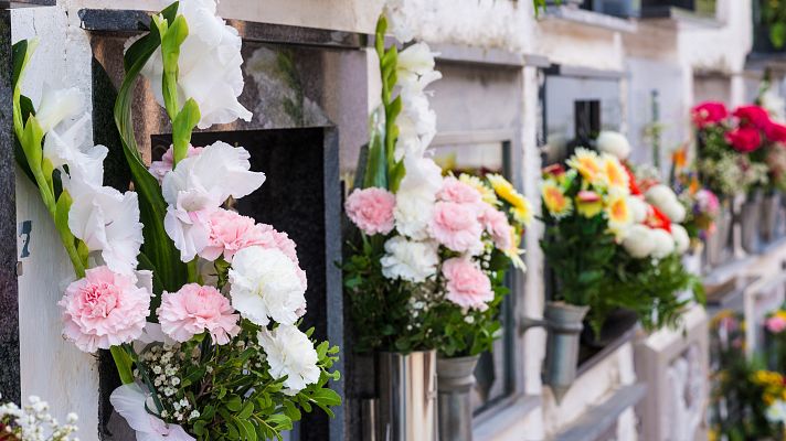 Telediario 1 - Desde el 13 de marzo han muerto en España 43.000 personas más que en el mismo periodo de los últimos diez años