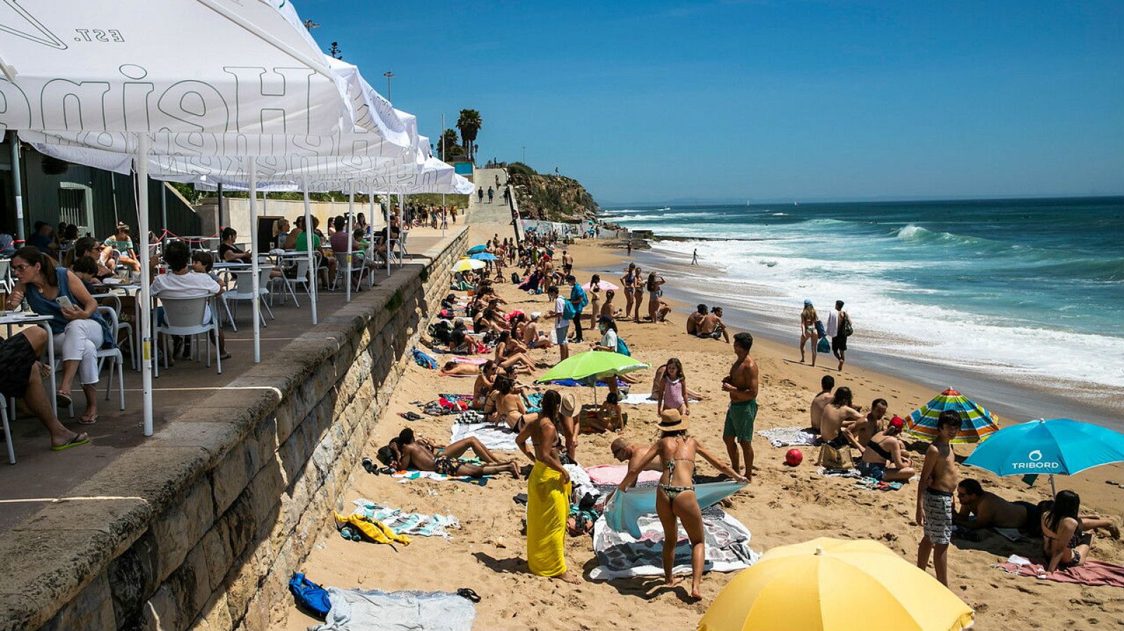 Portugal avanza hacia el fin de la desescalada: a partir del lunes reabren colegios y grandes superficies - RTVE.es - Telediario 1 | Ver