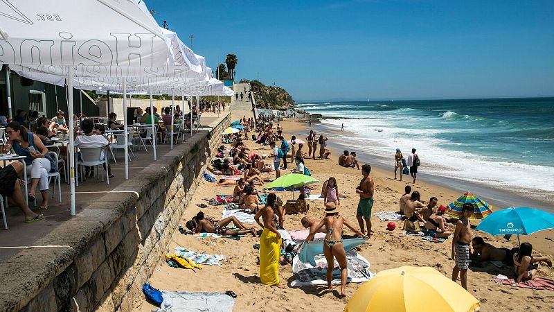 Portugal avanza hacia el fin de la desescalada: a partir del lunes reabren colegios y grandes superficies - RTVE.es - Telediario 1 | Ver