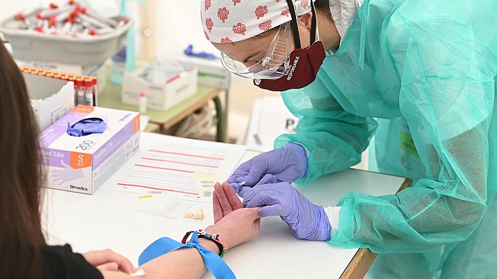 Especiales informativos - Simón considera que "no tiene sentido" hacer tests de seroprevalecia a toda la población y pide no "malgastar recursos"