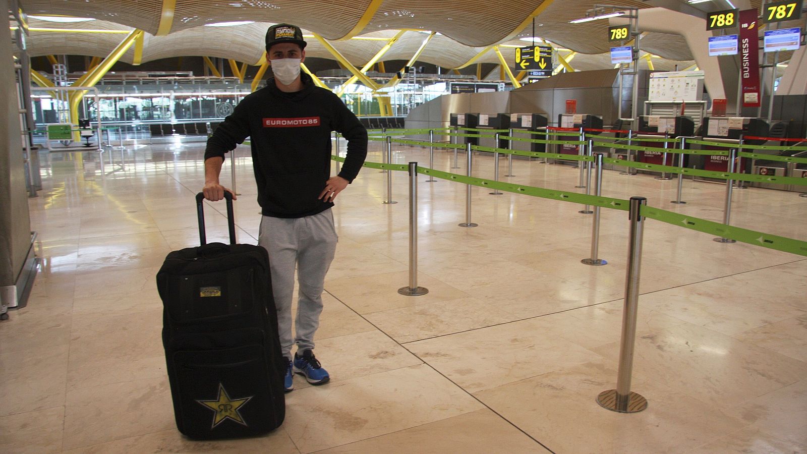 Cros se queda sin volar y no puede competir en Supercross | Ver