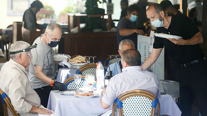 Telediario 1 - Las terrazas se llenan en el arranque de la Fase 1 en Madrid