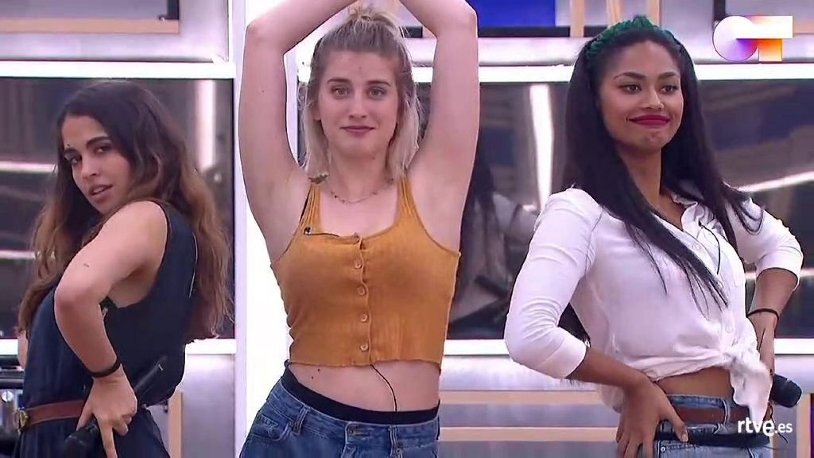 Nia, Samantha y Anajú cantan "R.I.P.", de Sofia Reyes, Rita Ora y Anitta, en el primer pase de micros de la Gala 12 de Operación Triunfo 2020