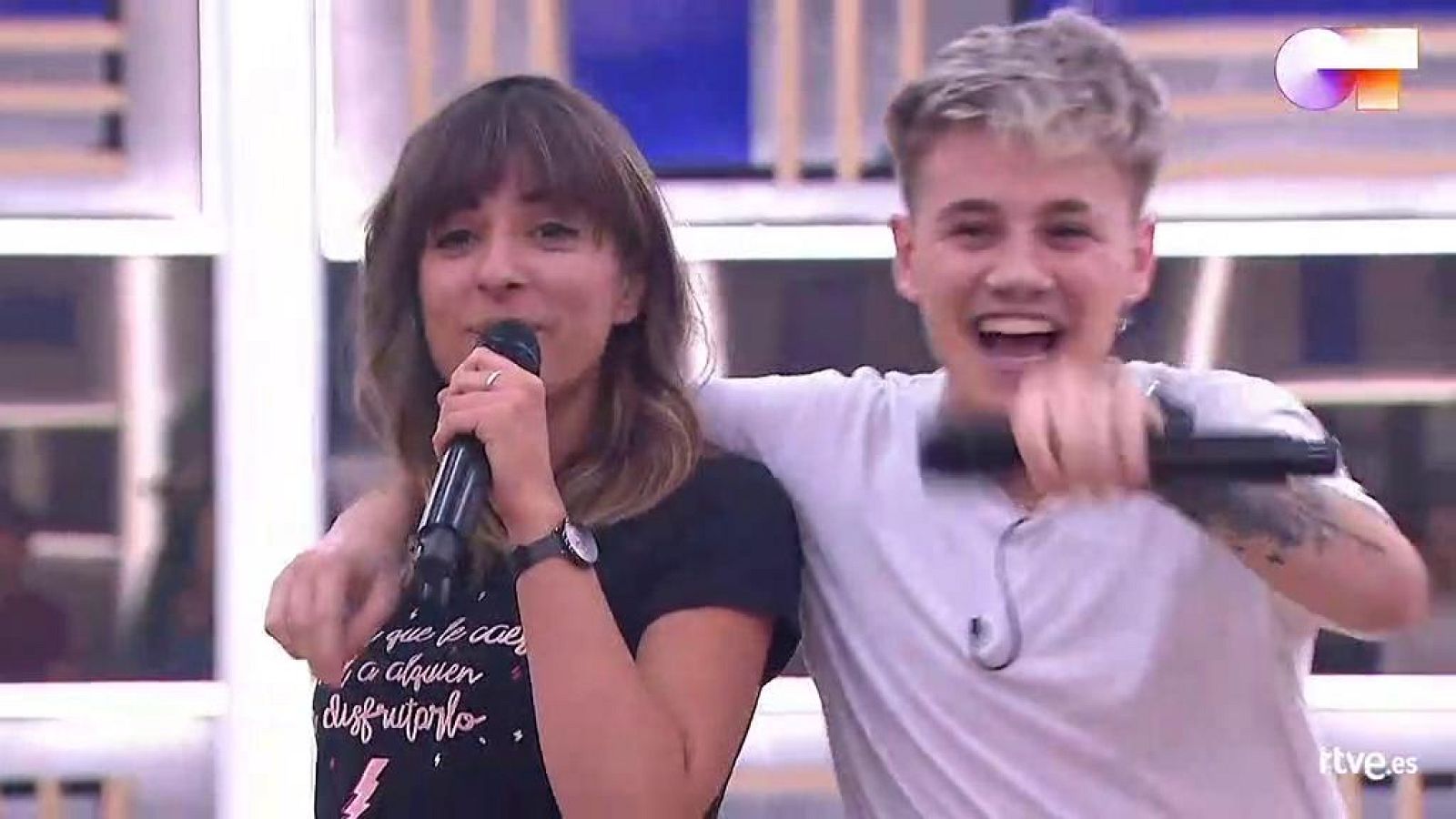 Maialen y Hugo cantan "Adiós papá", de Los Ronaldos, en el primer pase de micros de la Gala 12 de Operación Triunfo 2020