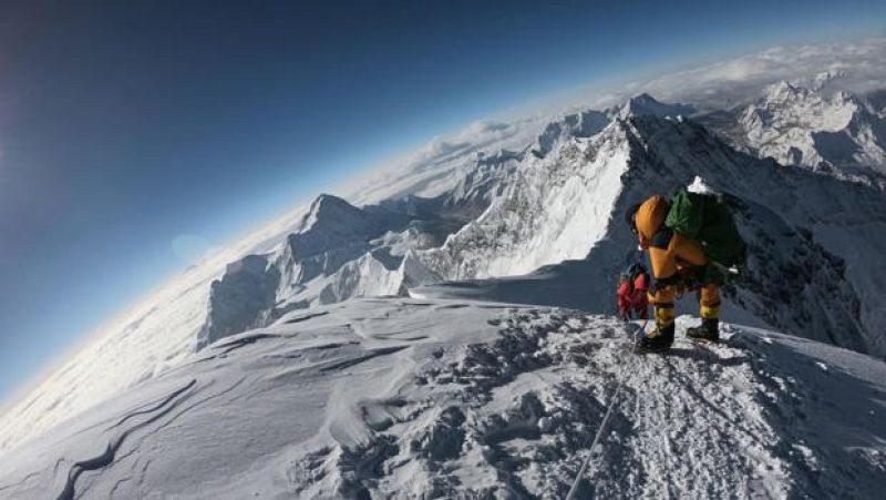 Primera cima del Everest en tiempos de coronavirus
