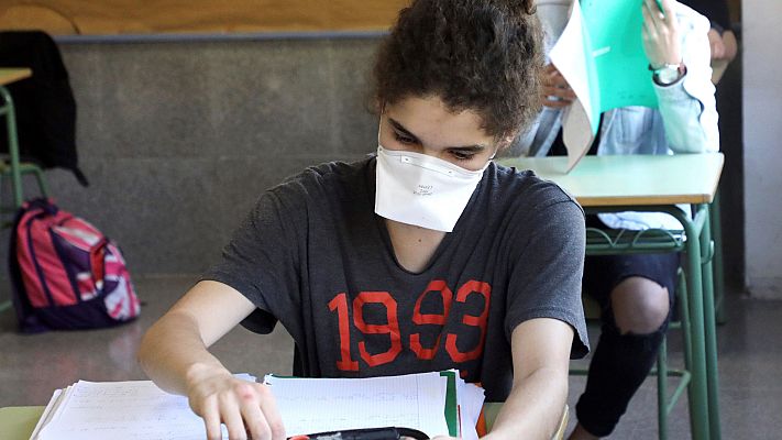 Telediario 1 - Los alumnos se enfrentan a los exámenes finales de manera online