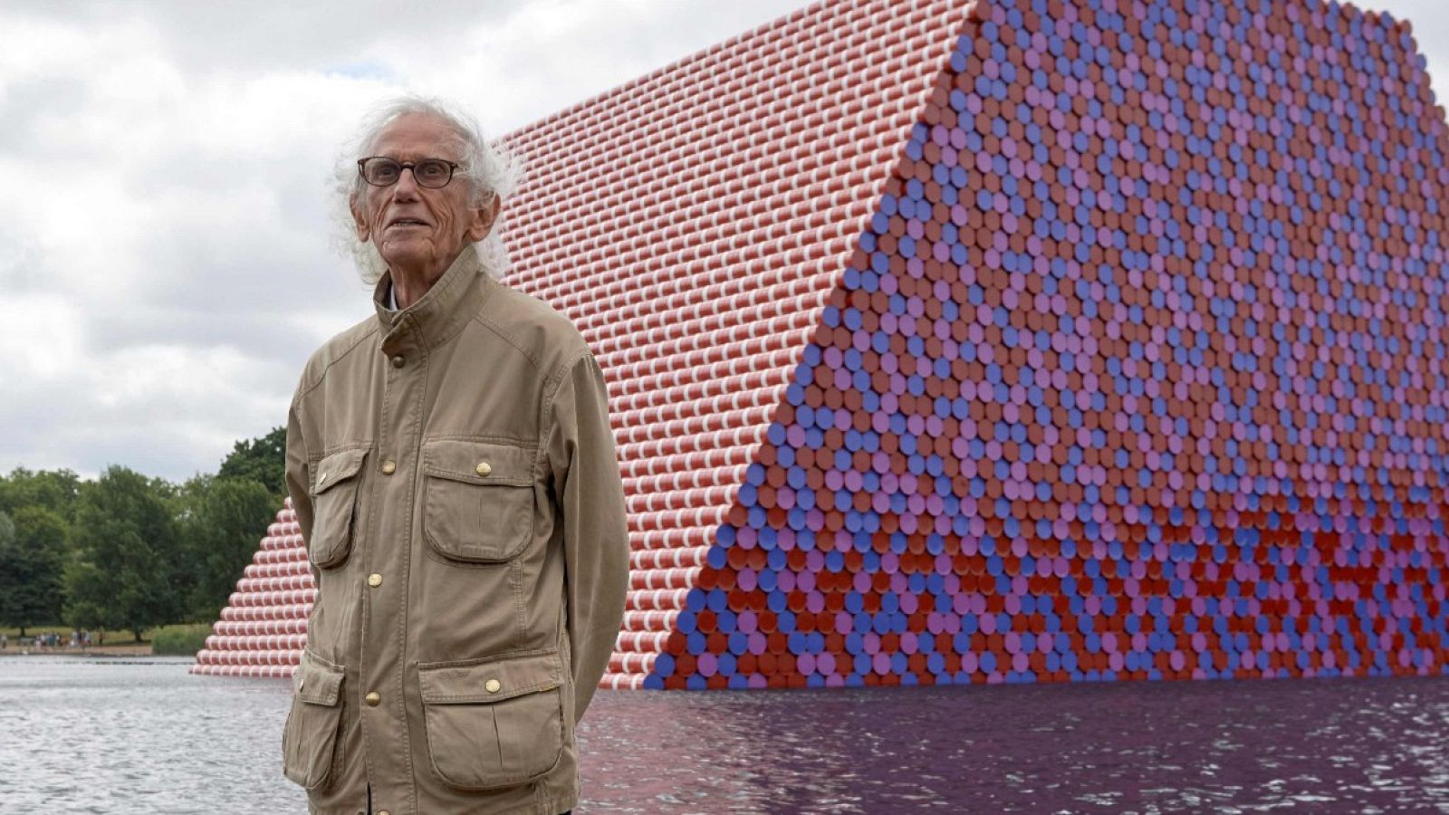 Muere Christo, el artista de los envoltorios colosales - Informativo 24h | Ver