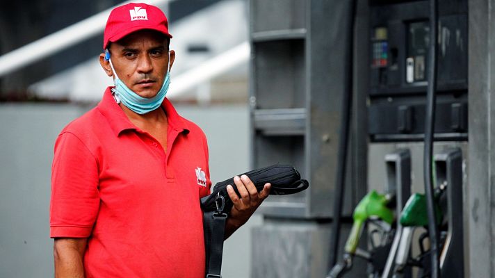Telediario 1 - Venezuela pone fin a décadas de gasolina subsidiada