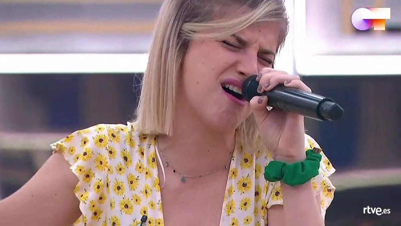 Samantha canta "Something's Got A Hold On Me", de Christina Aguilera, en el segundo pase de micros de la Gala 12 de Operación Triunfo 2020