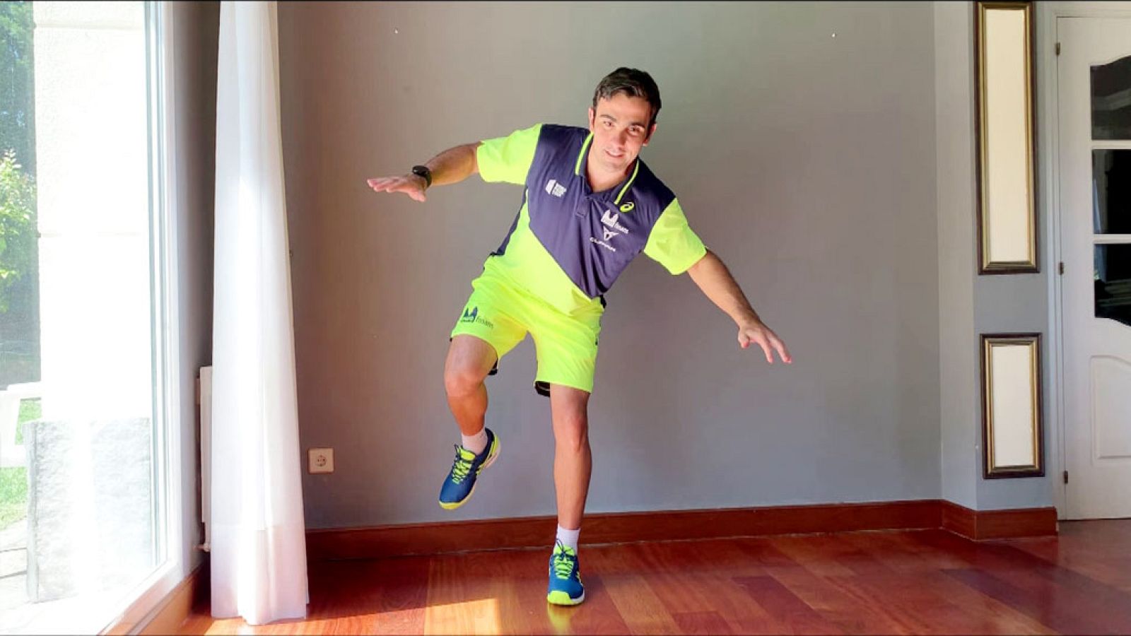 EDUCACIÓN FÍSICA - ¡Nos movemos! con Pablo Lima, paddle - EduClan 6 a 8 años | Ver