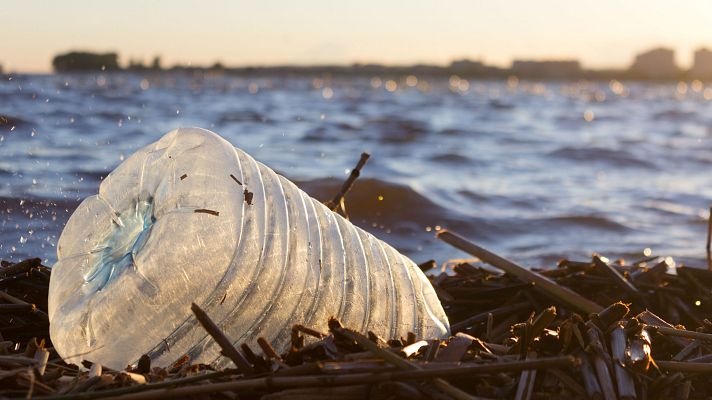 Telediario 1 - Se aprueba este martes la Ley de residuos