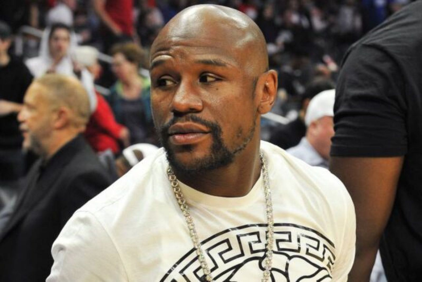 Mayweather se hará cargo de pagar el funeral de George Floyd