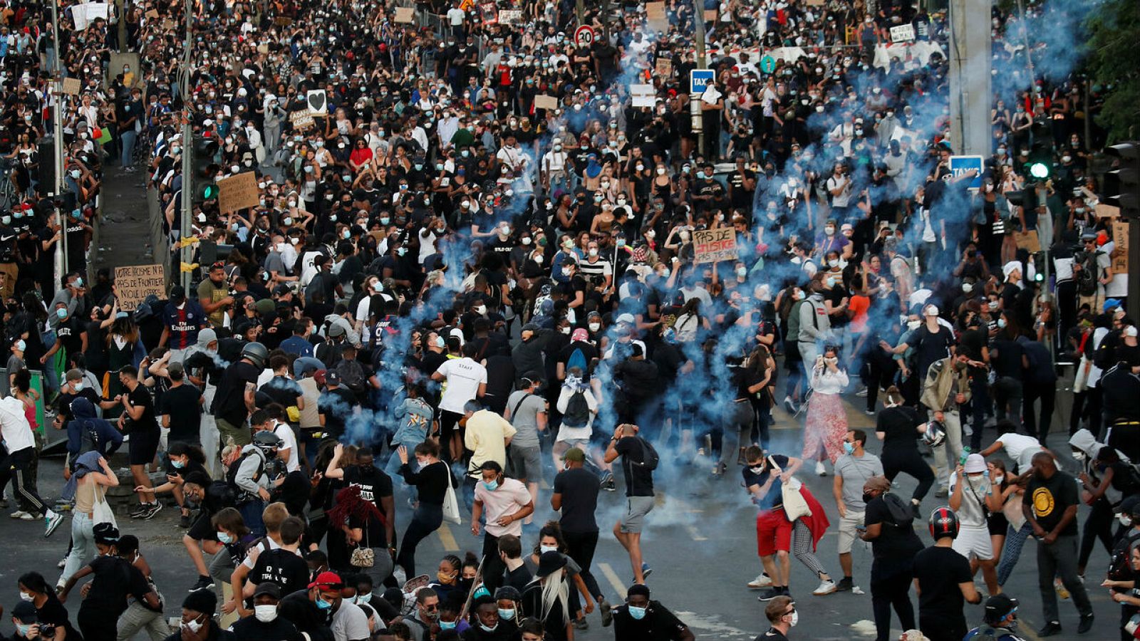 Incidentes en París en una protesta por la muerte de un joven negro en 2016 - RTVE.es - Telediario 1 | Ver