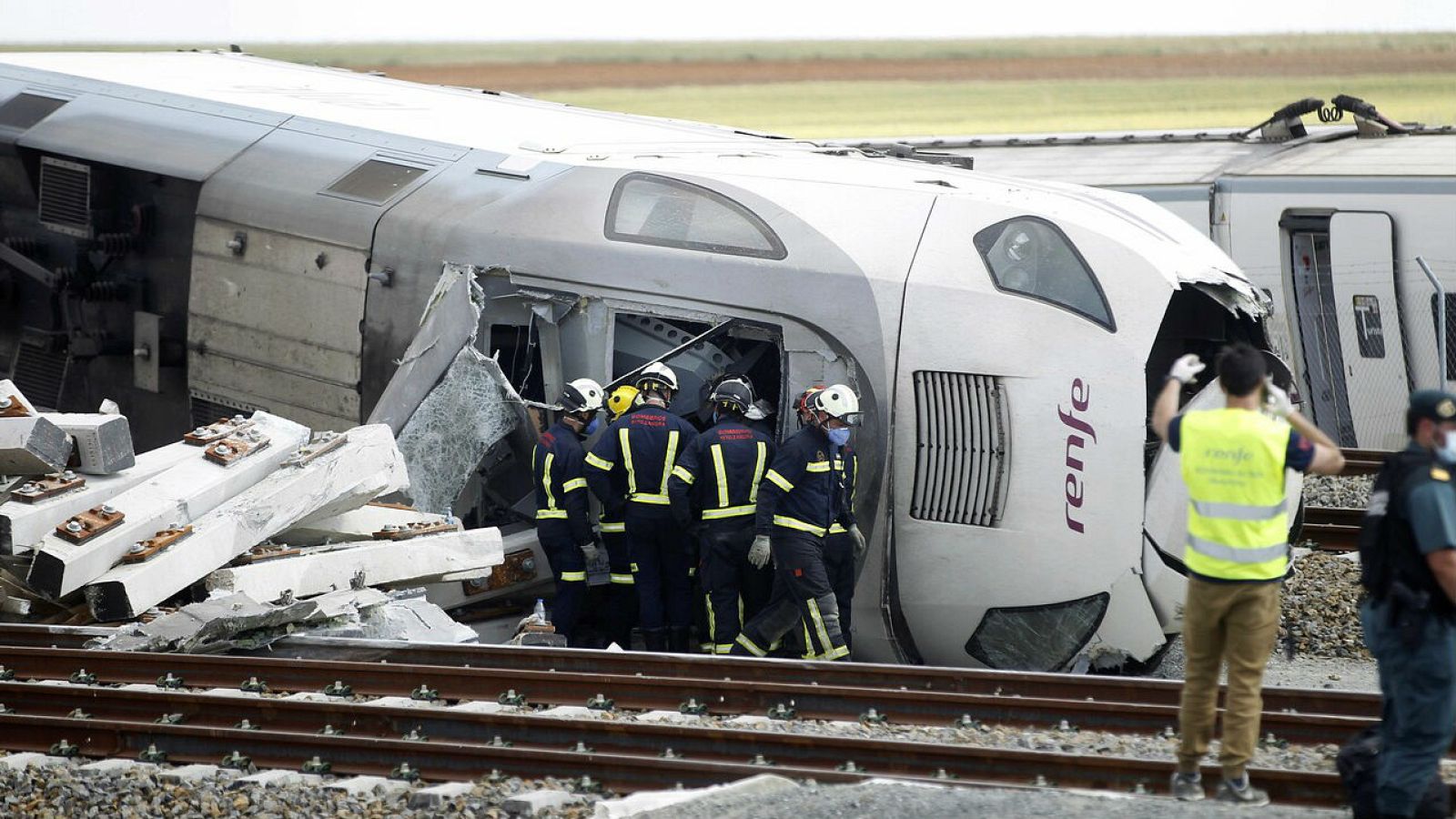 Renfe investiga las causas del accidente de Alvia en Zamora _ RTVE.es - Telediario 1 | Ver