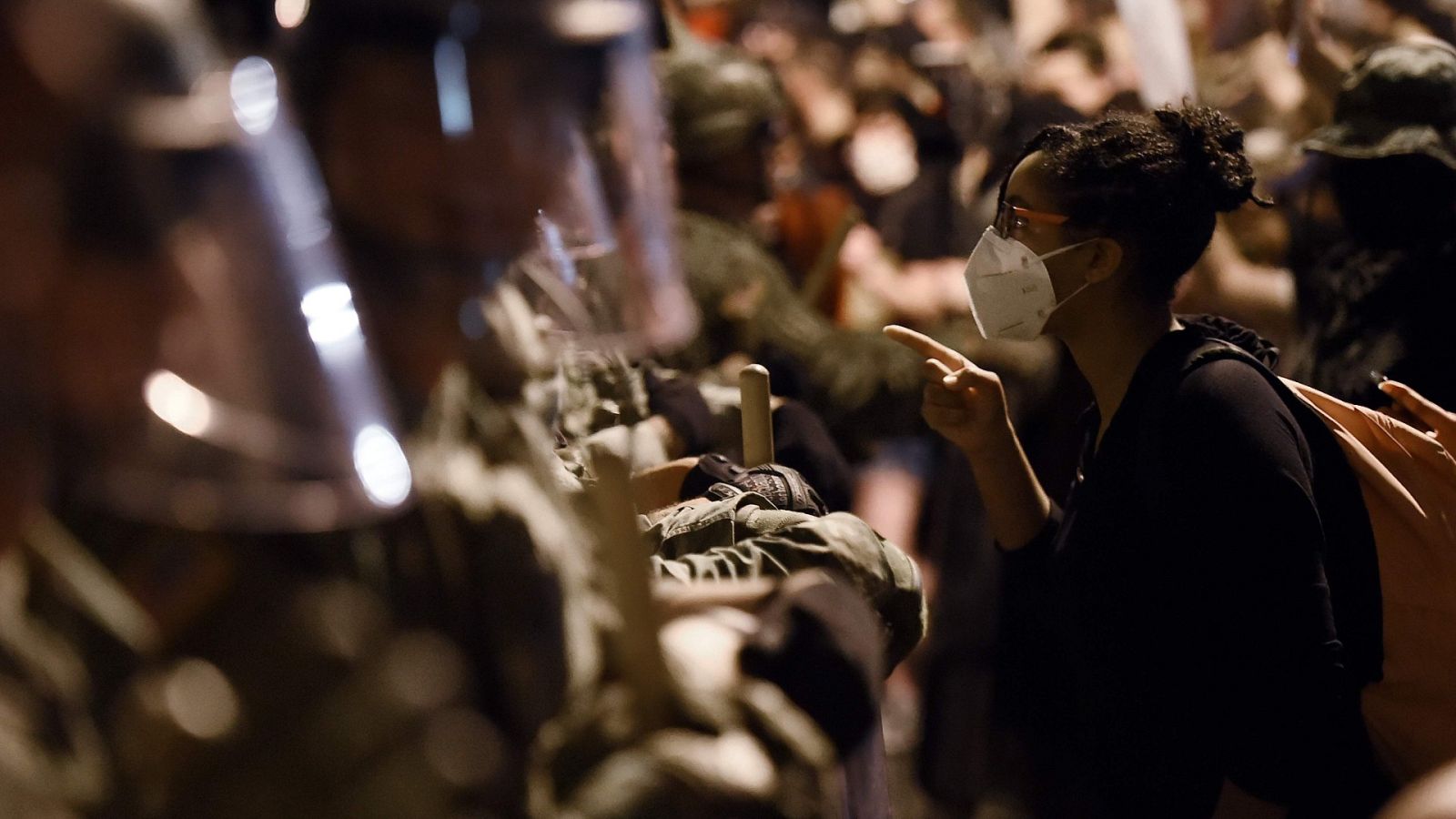 El jefe del Pentágono se desmarca del despliegue militar ante las protestas y su predecesor se suma a las críticas a Trump