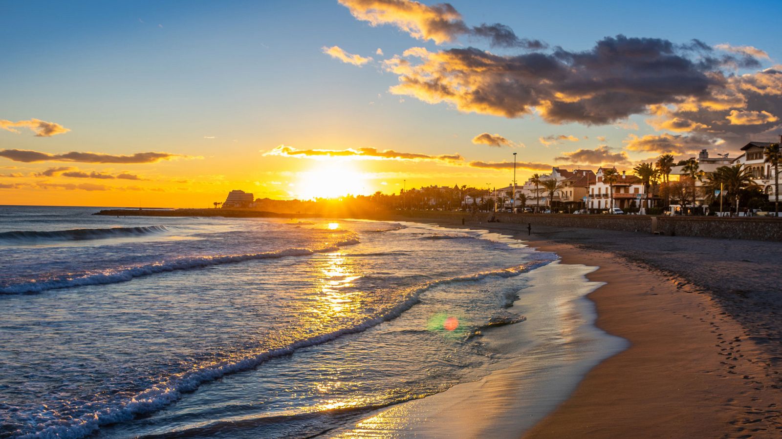 Costas de la España mediterránea - De Barcelona a Sitges - ver ahora