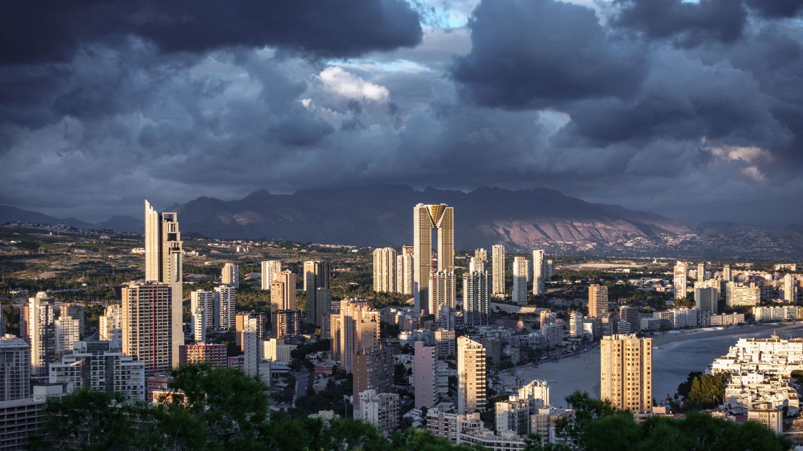 Riesgo por fuertes vientos afectará al noreste peninsular - Ver ahora